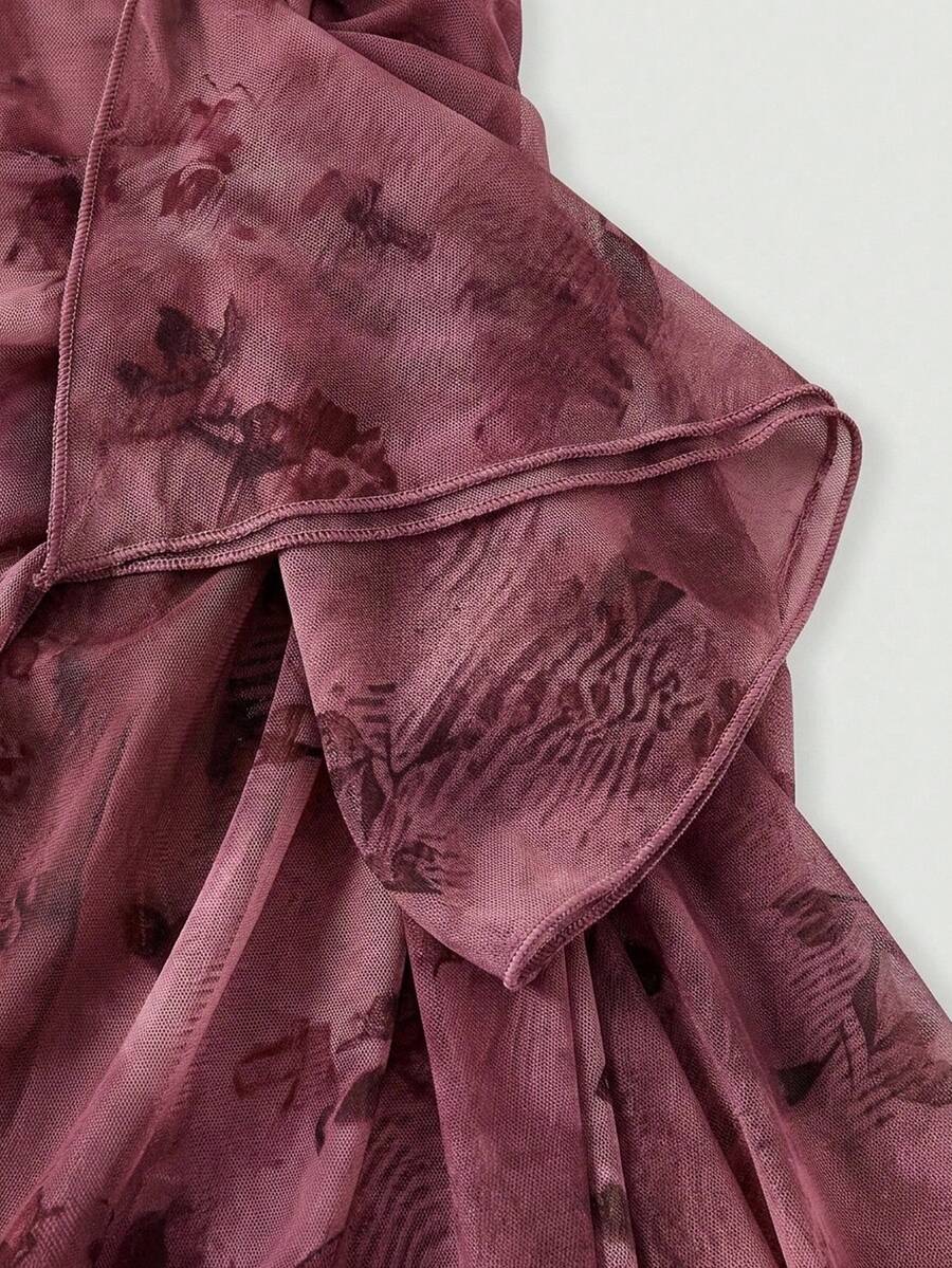 SHEIN MOD فستان عنابي بطبعة فراشة بتصميم مكشكش وحافة غير متماثلة