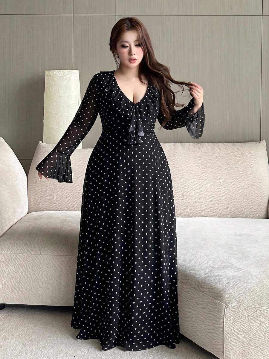 SHEIN Vibekara فستان أسود طويل بأكمام شفافة متسعة مزين بالكشكشة وطبعة منقطة