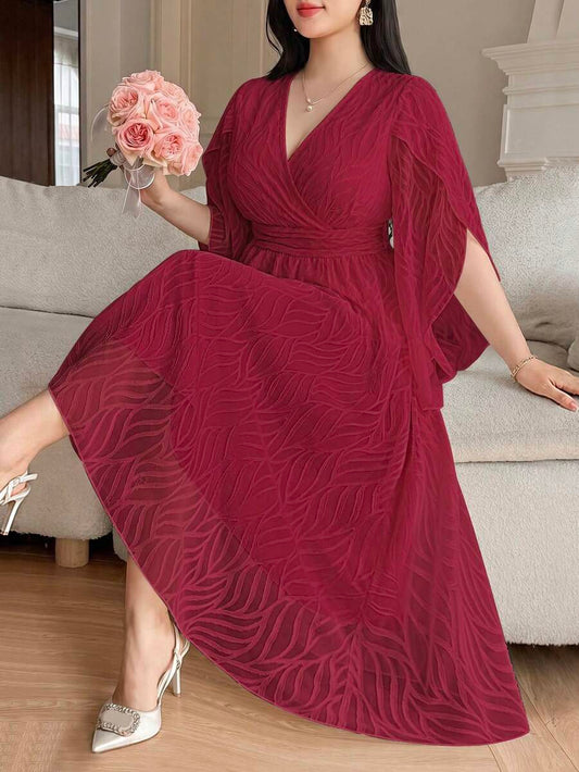 SHEIN Vibekara فستان عنابي من قماش الجاكار للمقاسات الكبيرة بأكمام جرس قصيرة