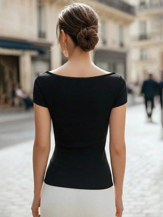 SHEIN Raffinéa بلوزة سوداء مطرزة بنسيج مضفر وأكمام قصيرة