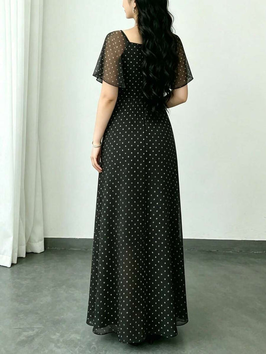 SHEIN Modelyn فستان ماكسي شيفون للمقاس الكبير بطبعة منقطة وخصر مشدود