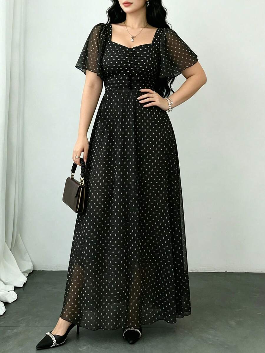SHEIN Modelyn فستان ماكسي شيفون للمقاس الكبير بطبعة منقطة وخصر مشدود