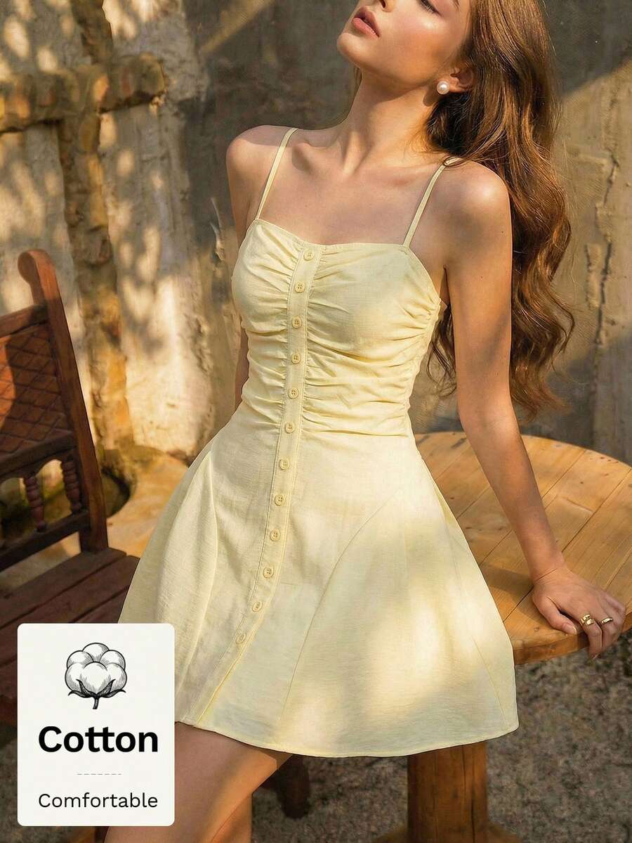 SHEIN MOD فستان كاميسول قصير قطني بأزرار باللون الأصفر الفاتح