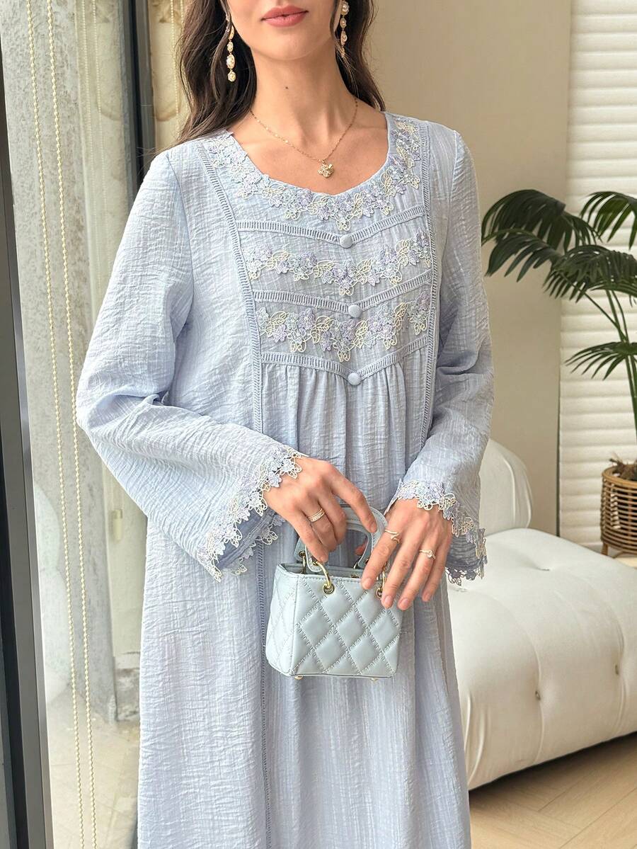 SHEIN Al Najma فستان عربي أزرق كاجوال بحواف دانتيل وكسرات