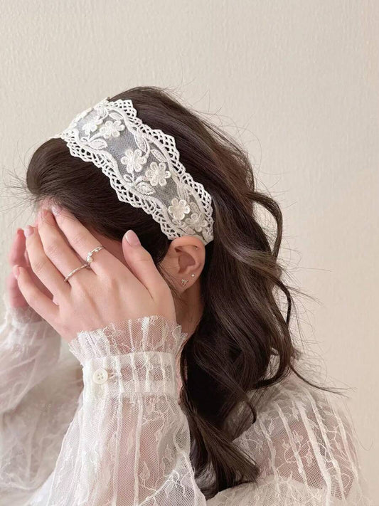 SHEIN شريط رأس مزخرف بالدانتيل بتصميم بوهيمي