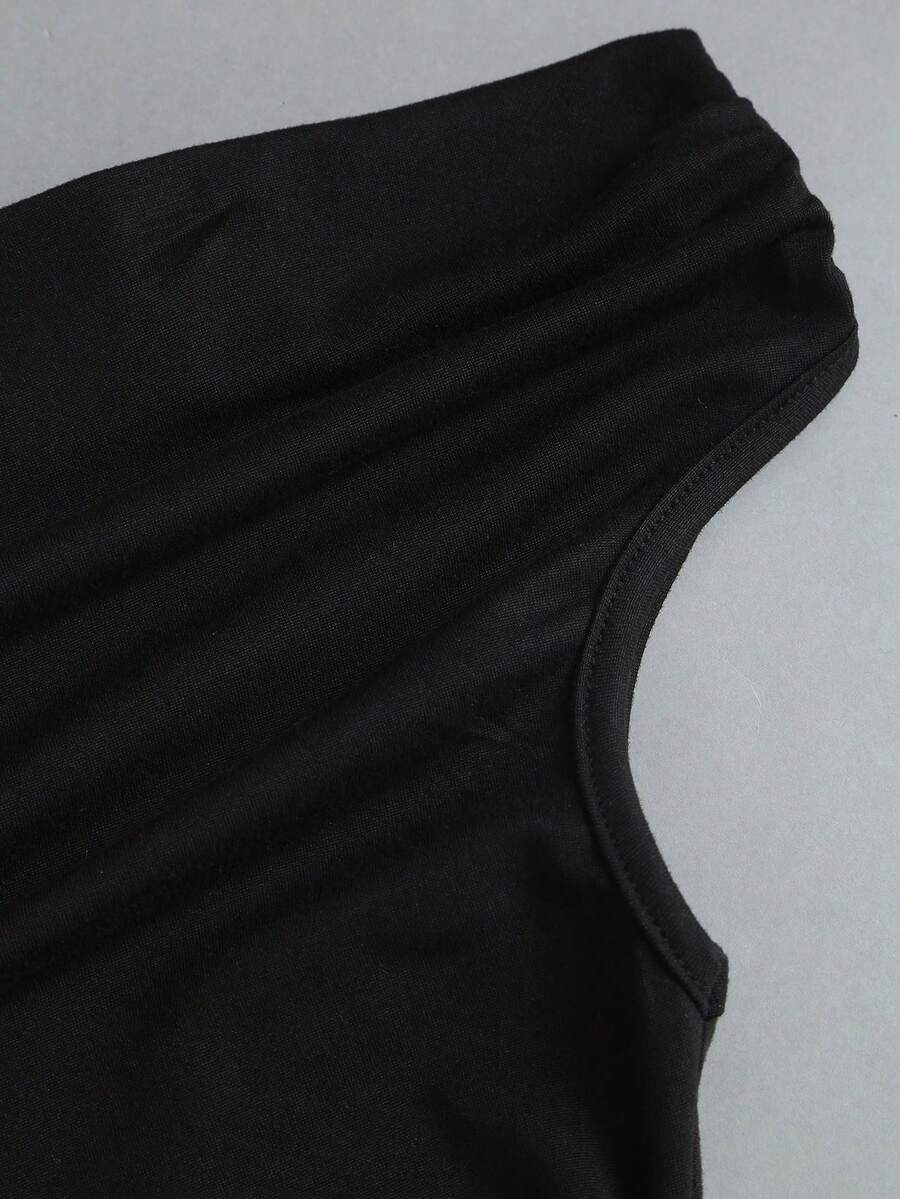 SHEIN Sweetra طقم نسائي قطعتين بلوزة مكشوفة الكتفين مطوية وتنورة منقطة بخصر مشدود