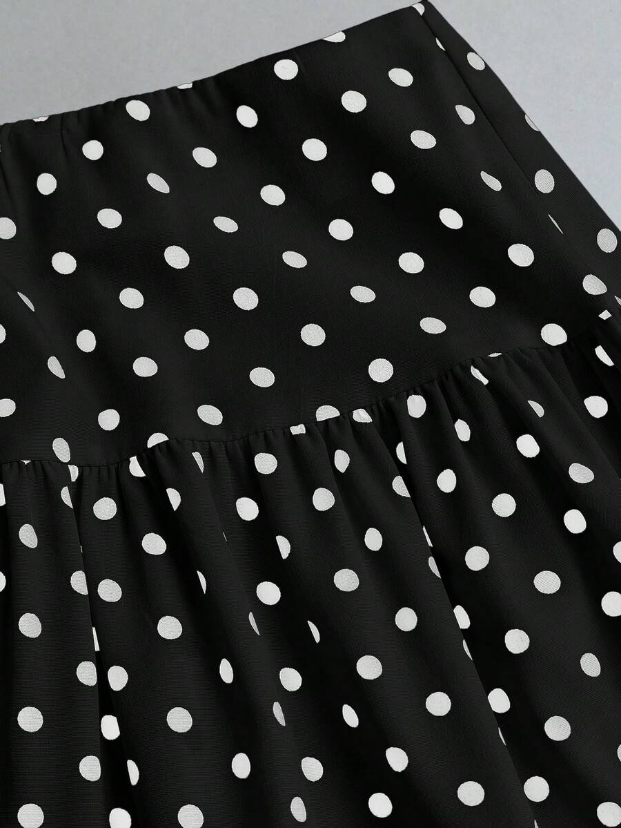 SHEIN Sweetra طقم نسائي قطعتين بلوزة مكشوفة الكتفين مطوية وتنورة منقطة بخصر مشدود