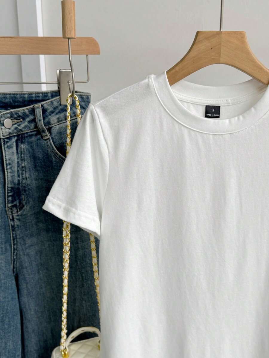 SHEIN BASICS تي شيرت نسائي أبيض قصير الأكمام بياقة دائرية