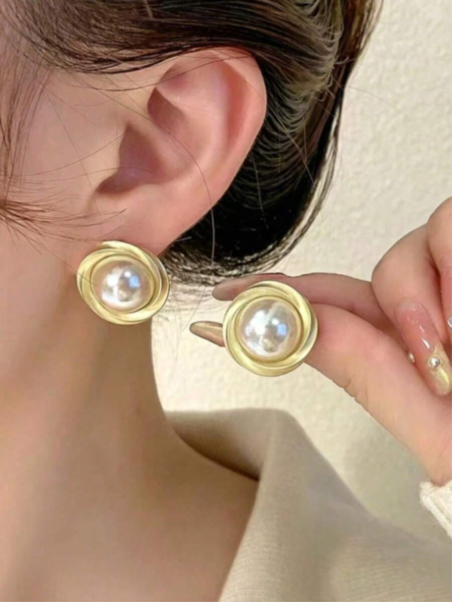 SHEIN طقم 5 أزواج أقراط بتصميم زهور ولؤلؤ صناعي
