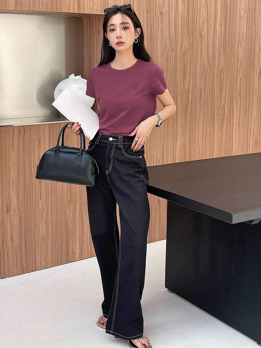 SHEIN DAZY تي شيرت مطرز بقلب بأكمام قصيرة بلون أرجواني