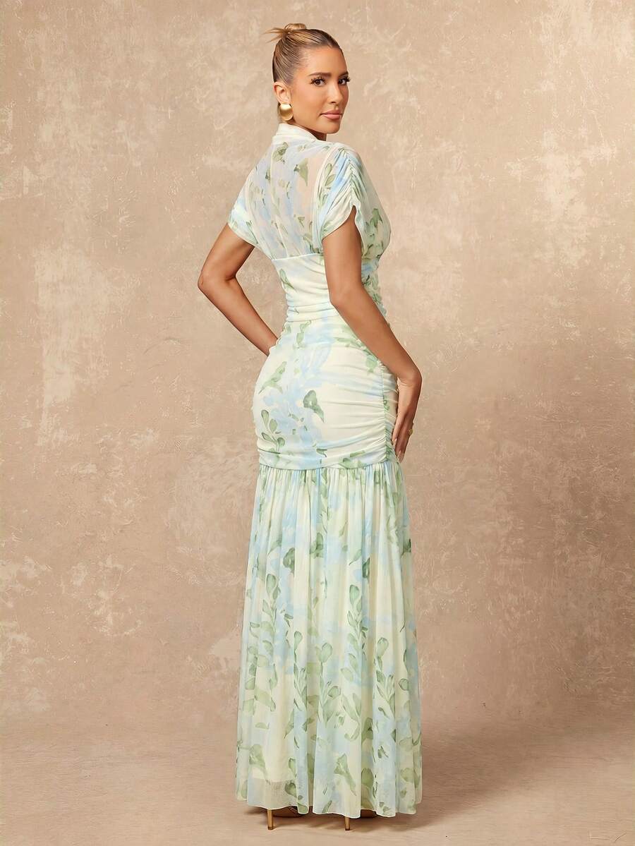SHEIN Lumalex فستان رومانسي بطبعة زهور فاتحة