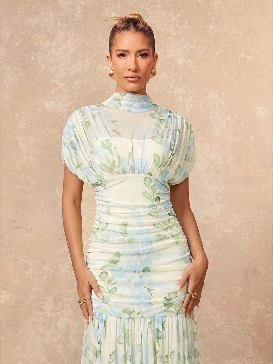 SHEIN Lumalex فستان رومانسي بطبعة زهور فاتحة