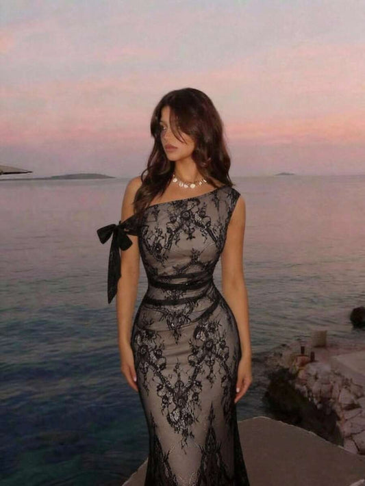 SHEIN MOD فستان أسود من الدانتيل بتصميم غير متماثل وأنيق