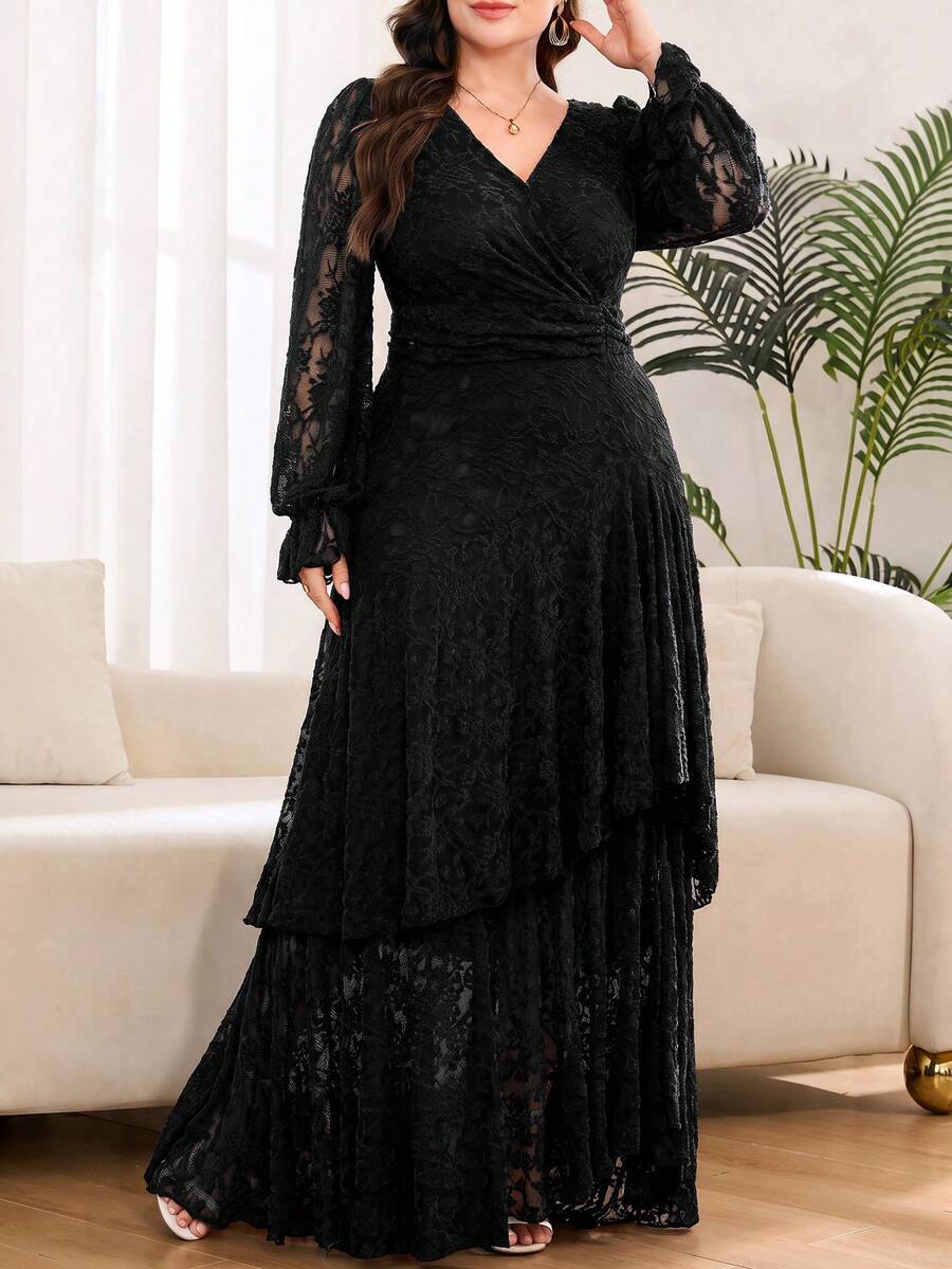 SHEIN Clasi فستان أسود طويل للمقاسات الكبيرة بطبعة زهور وخصر محدد