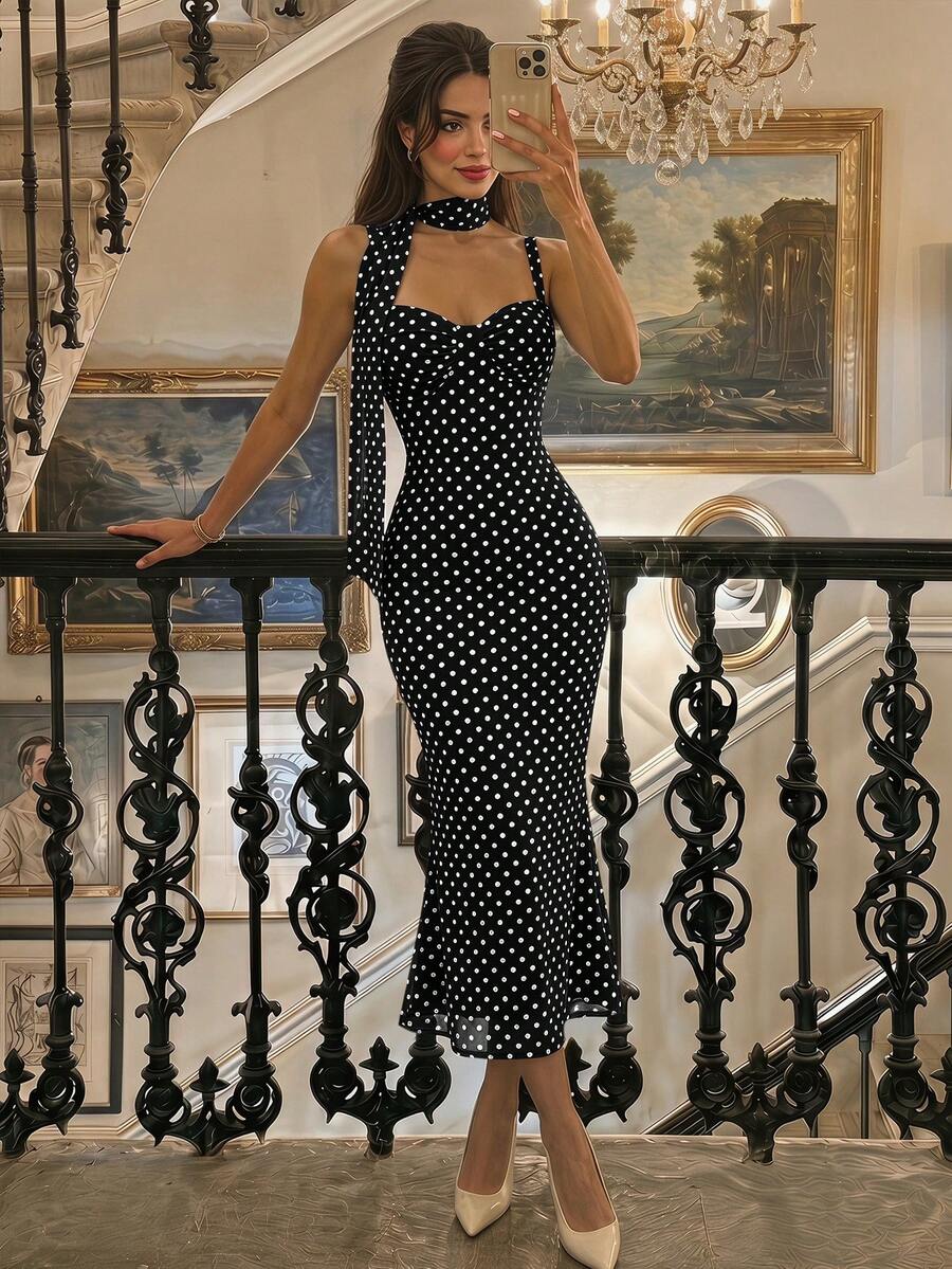 SHEIN MOD فستان أسود بطبعة نقاط بيضاء وكشكشة وذيل سمكة وحمالات رفيعة