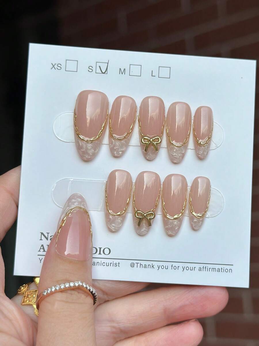 SHEIN أظافر صناعية 10 قطع بحواف ذهبية مع أدوات العناية بالأظافر
