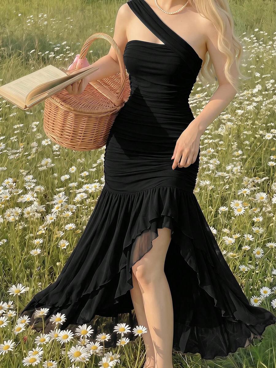 SHEIN MOD فستان أسود بكتف واحد وحافة مكشكشة غير متماثلة بدون أكمام