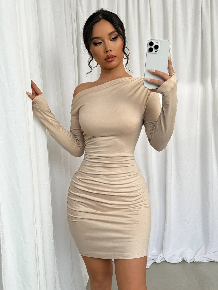 SHEIN Elenzga فستان مشمشي مطوي بكتف غير متماثل وأكمام طويلة