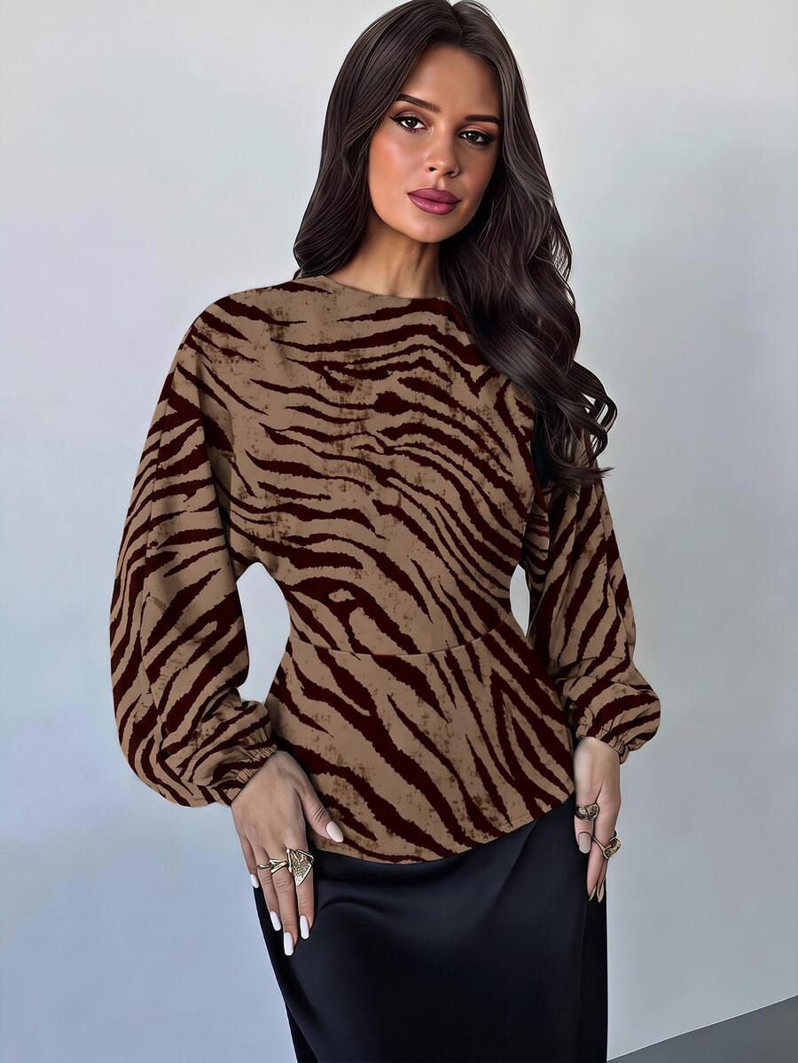 SHEIN Firerie بلوزة نسائية بنية بطبعة نمر وياقة دائرية وأكمام جناح الخفاش