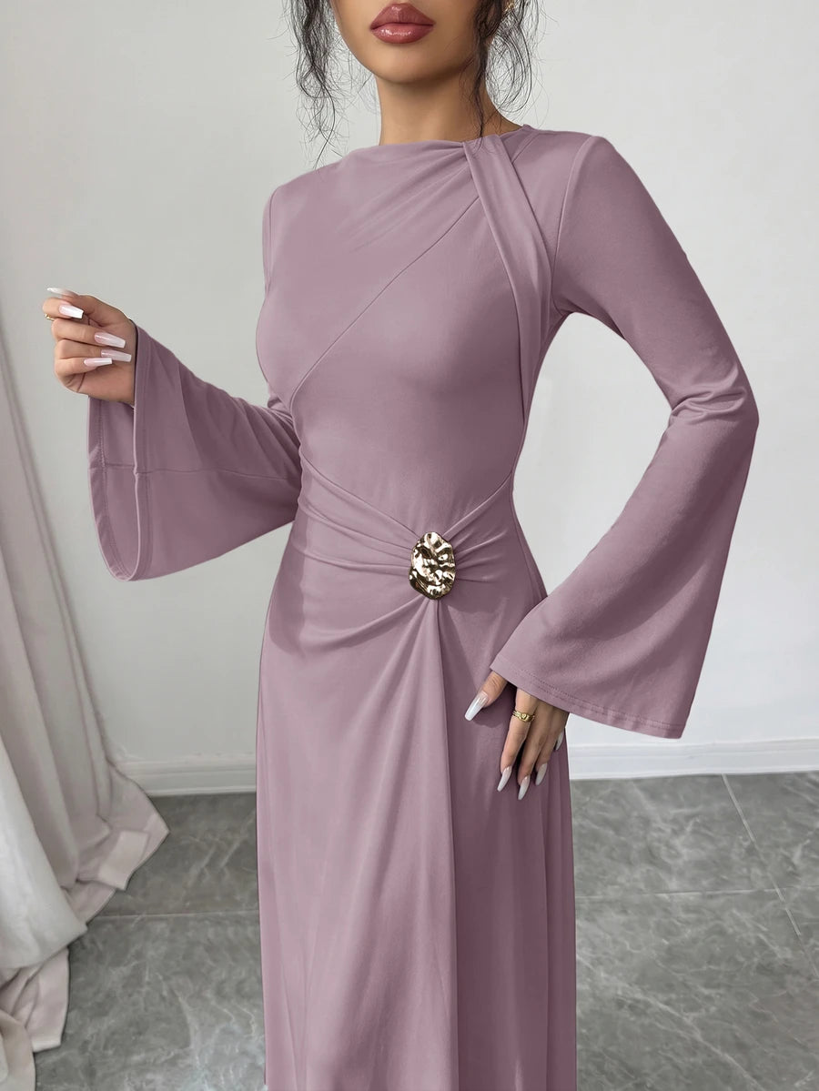 SHEIN Elenzga فستان من الصوف المحبوك بخصر ملتوي وحلقة معدنية