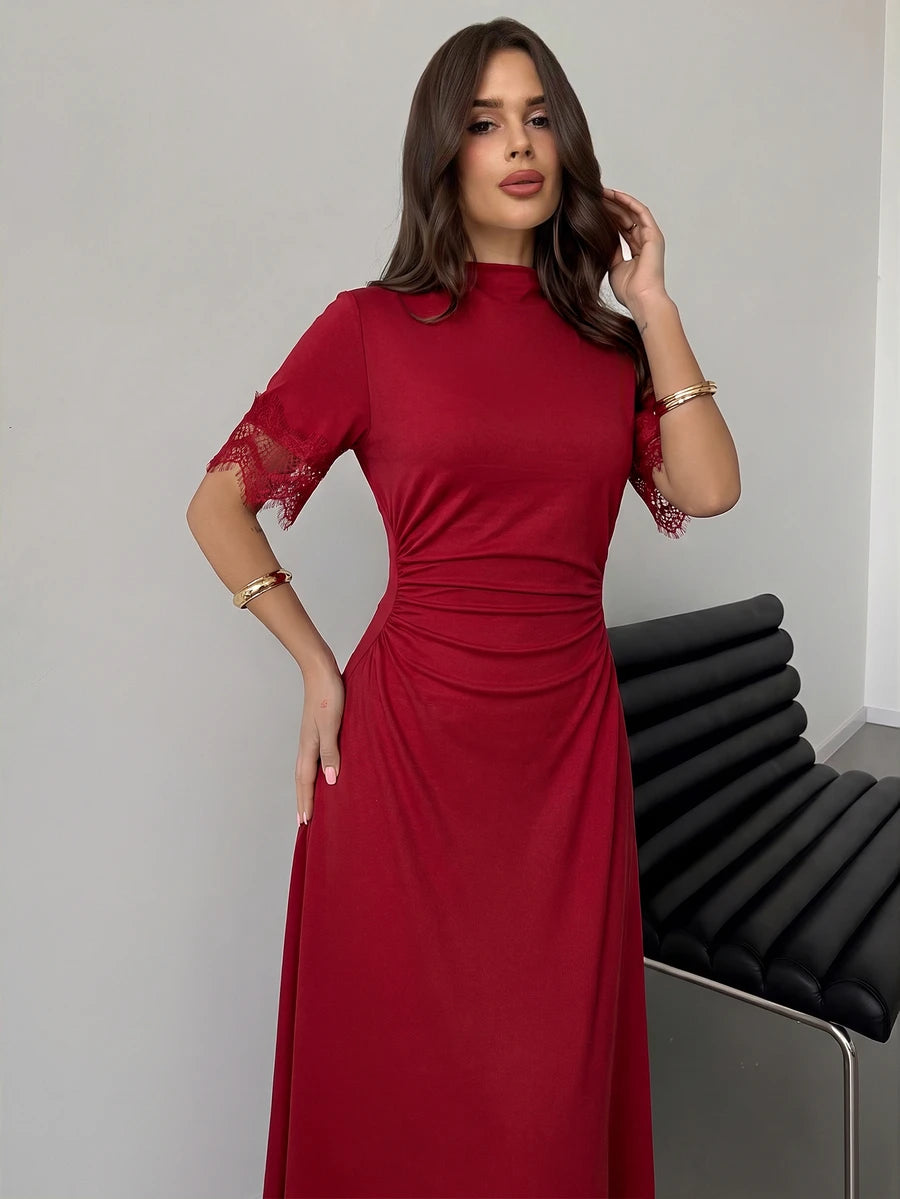 SHEIN Firerie فستان أحمر سادة بياقة واقفة وتفاصيل دانتيل وثنيات