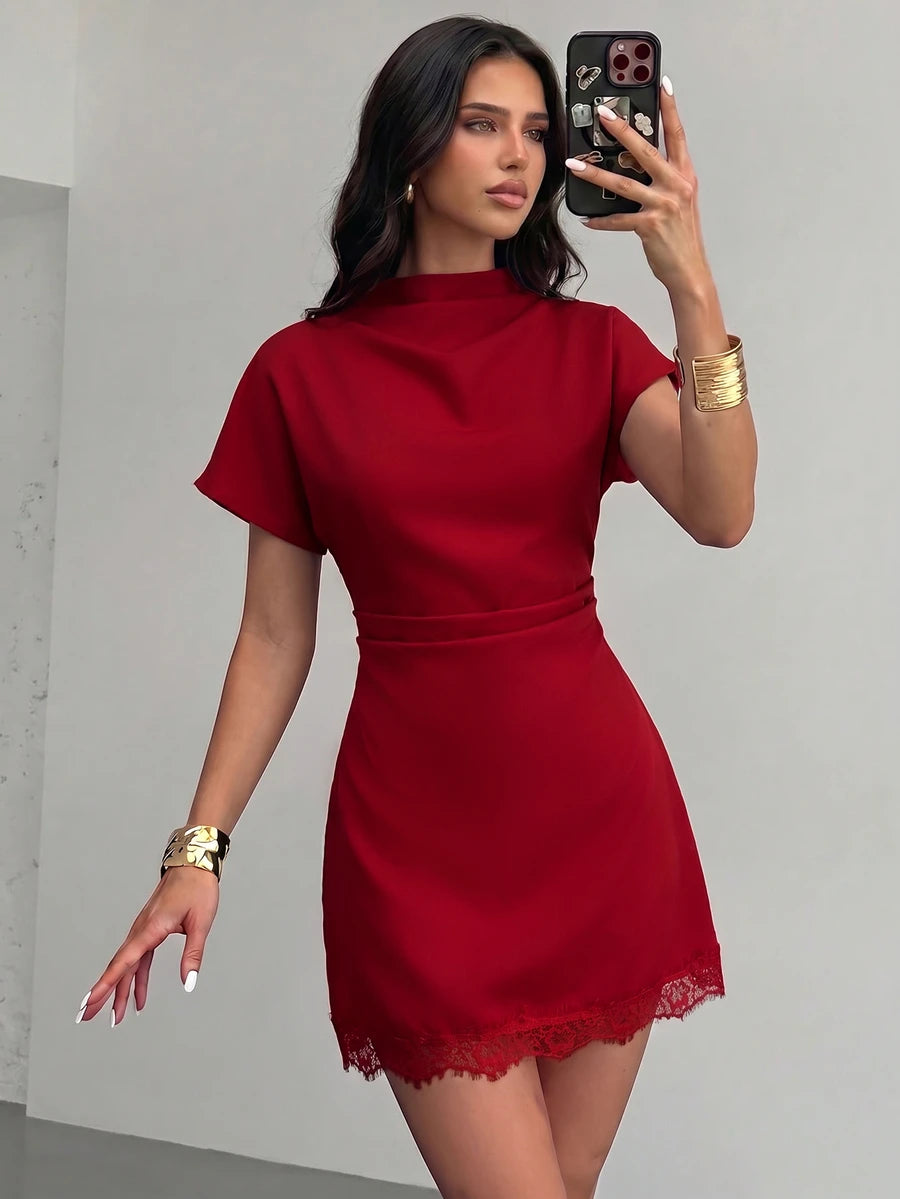 SHEIN Firerie فستان أحمر قصير سادة بياقة واقفة وأكمام قصيرة وطيات