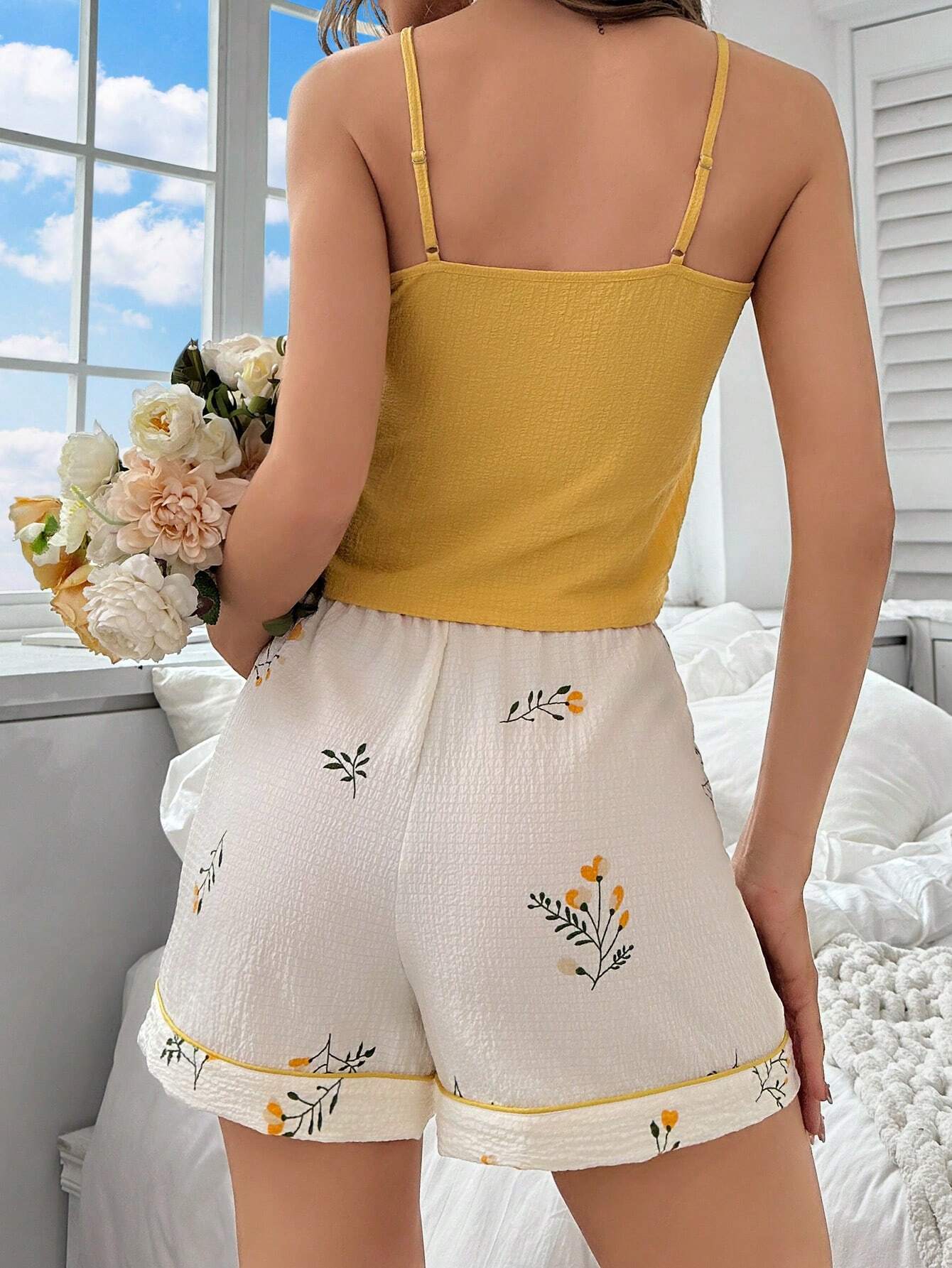 SHEIN طقم نسائي منزلي مطبوع بالزهور