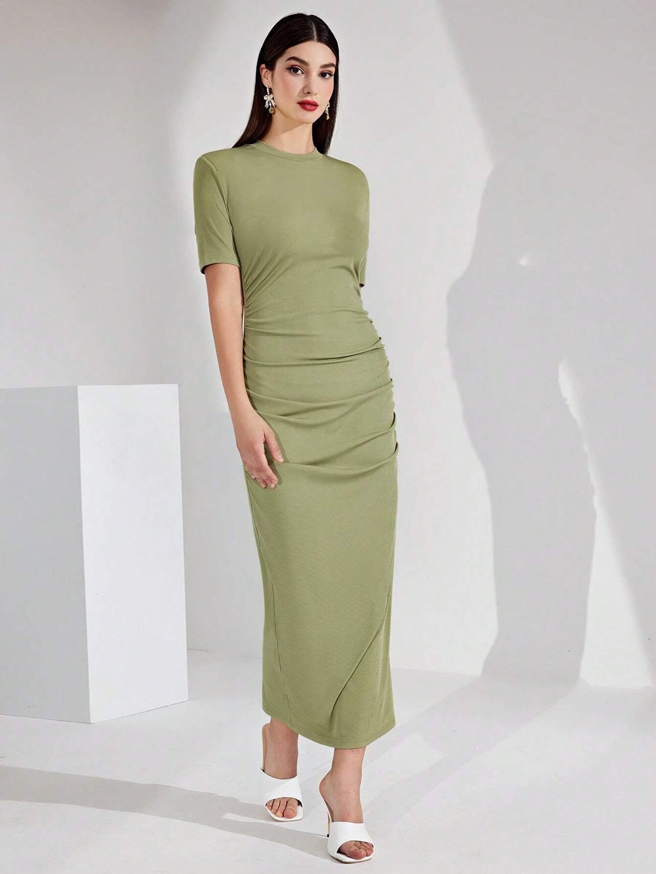 Mulvari Solid Color round Neckline Slim Fit Pleated Dress
