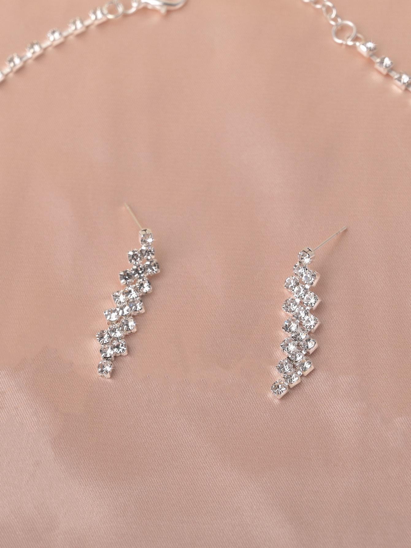 SHEIN طقم قلادة وأقراط فضي مرصع بأحجار الراين الفاخرة