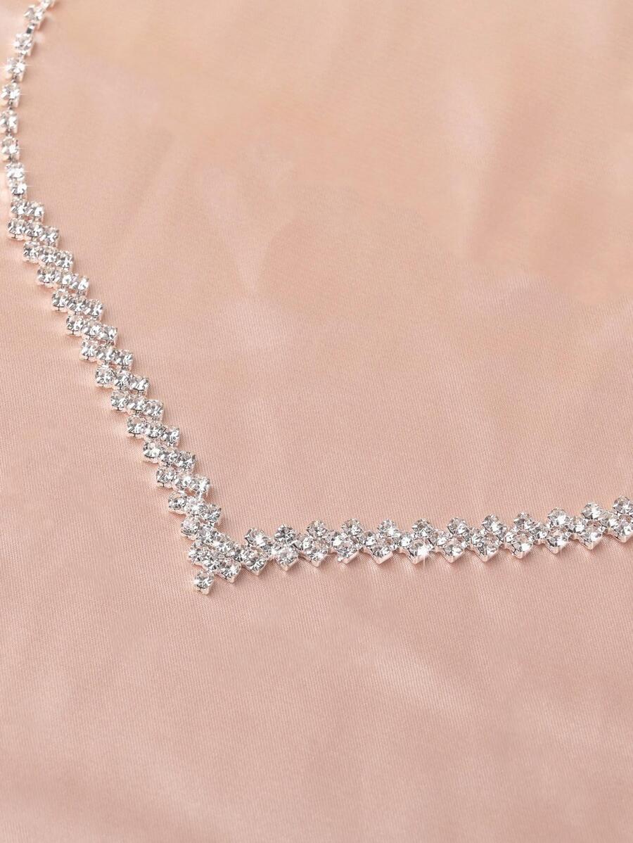 SHEIN طقم قلادة وأقراط فضي مرصع بأحجار الراين الفاخرة