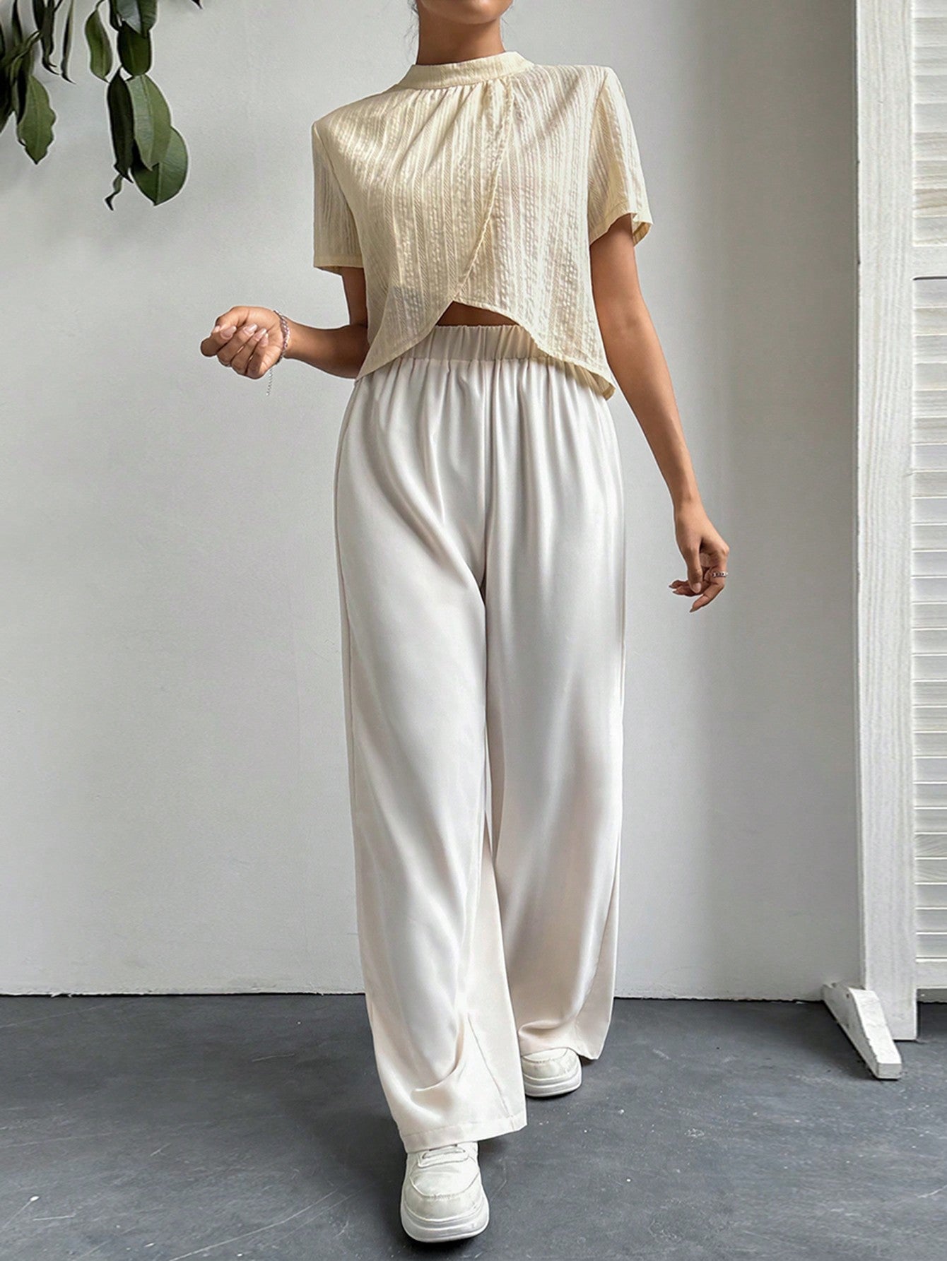 Essnce Women'S Stand Collar Irregular Hem Top and Pants Two-Piece Set