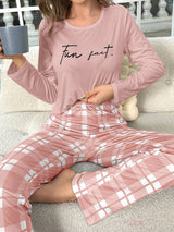 SHEIN Lazeform طقم بيجامة بلوزة بأكمام طويلة وطبعة حروف وبنطلون مربعات