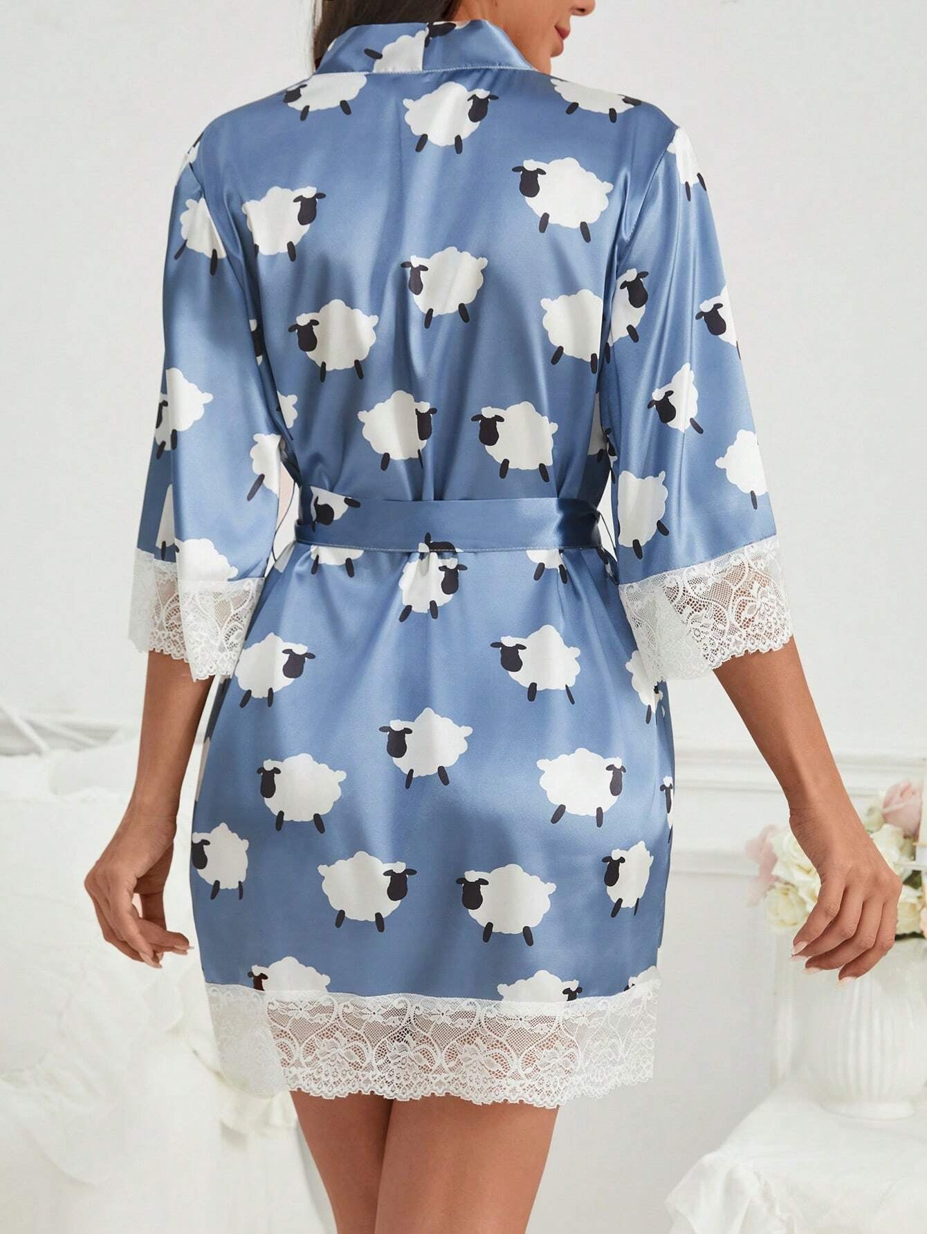 Women'S White Sheep Patterned Bathrobe