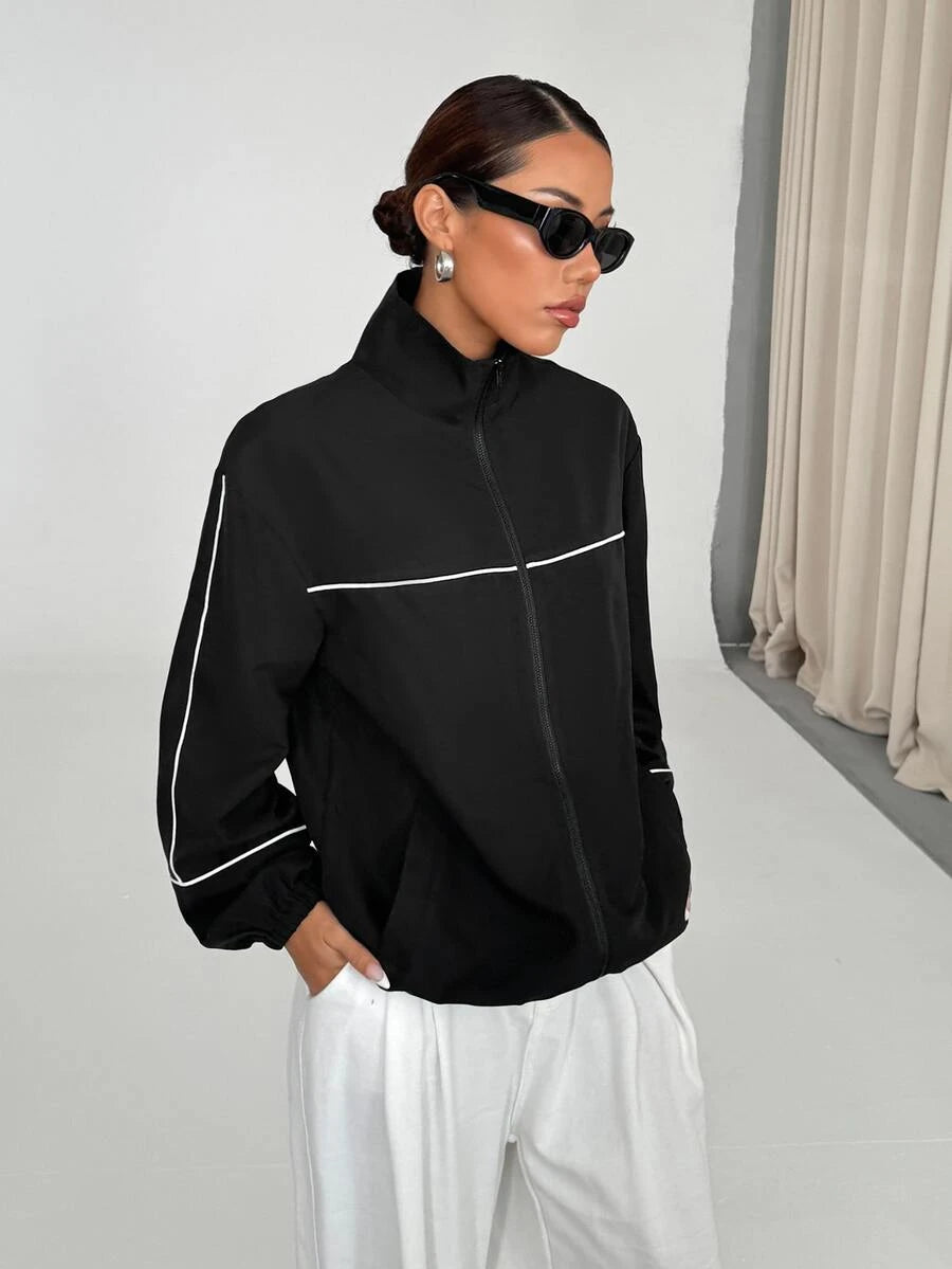 SHEIN StreetHx جاكيت رياضي أسود بخطوط بيضاء بسحاب