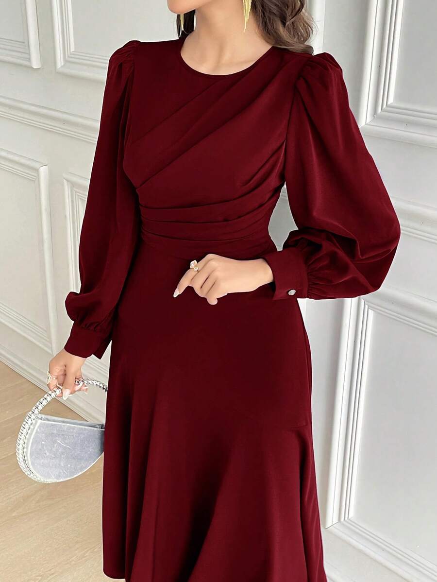 SHEIN Modelyn فستان سهرة متوسط الطول بأكمام طويلة وطيّات