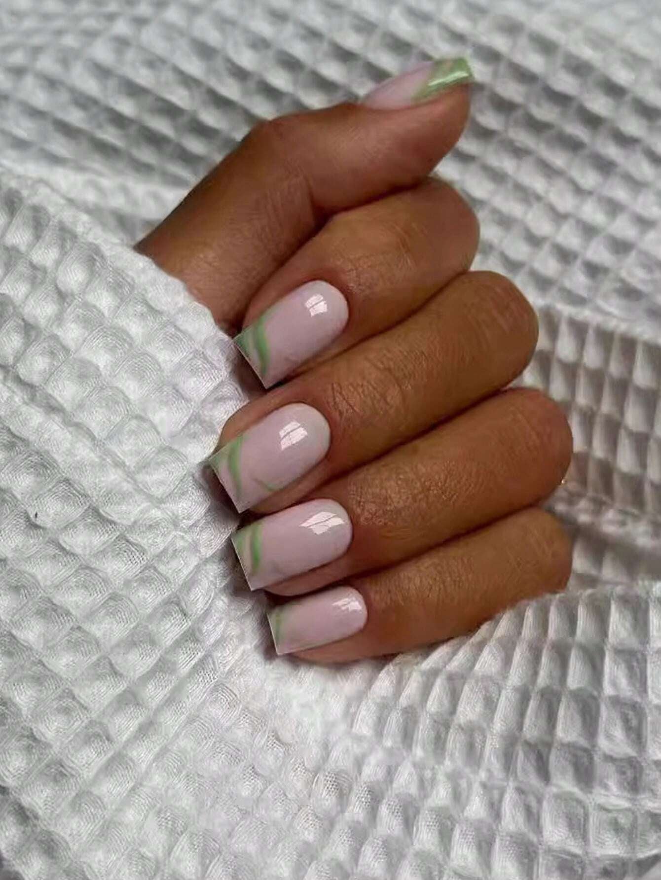 24Pcs Short Minimalist Solid Color False Nails Set for Nail Art Including Red Nails, 1Pc Jelly Glue and 1Pc Nail File