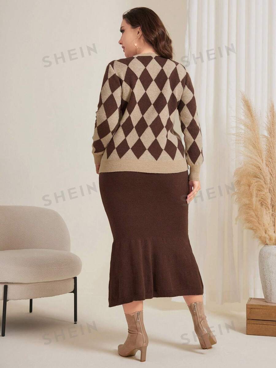 SHEIN Mulvari سترة محبوكة بنمط رومبوس وتزيين أزرار مزيفة مع تنورة محبوكة على شكل 2 قطعة للمقاسات الكبيرة