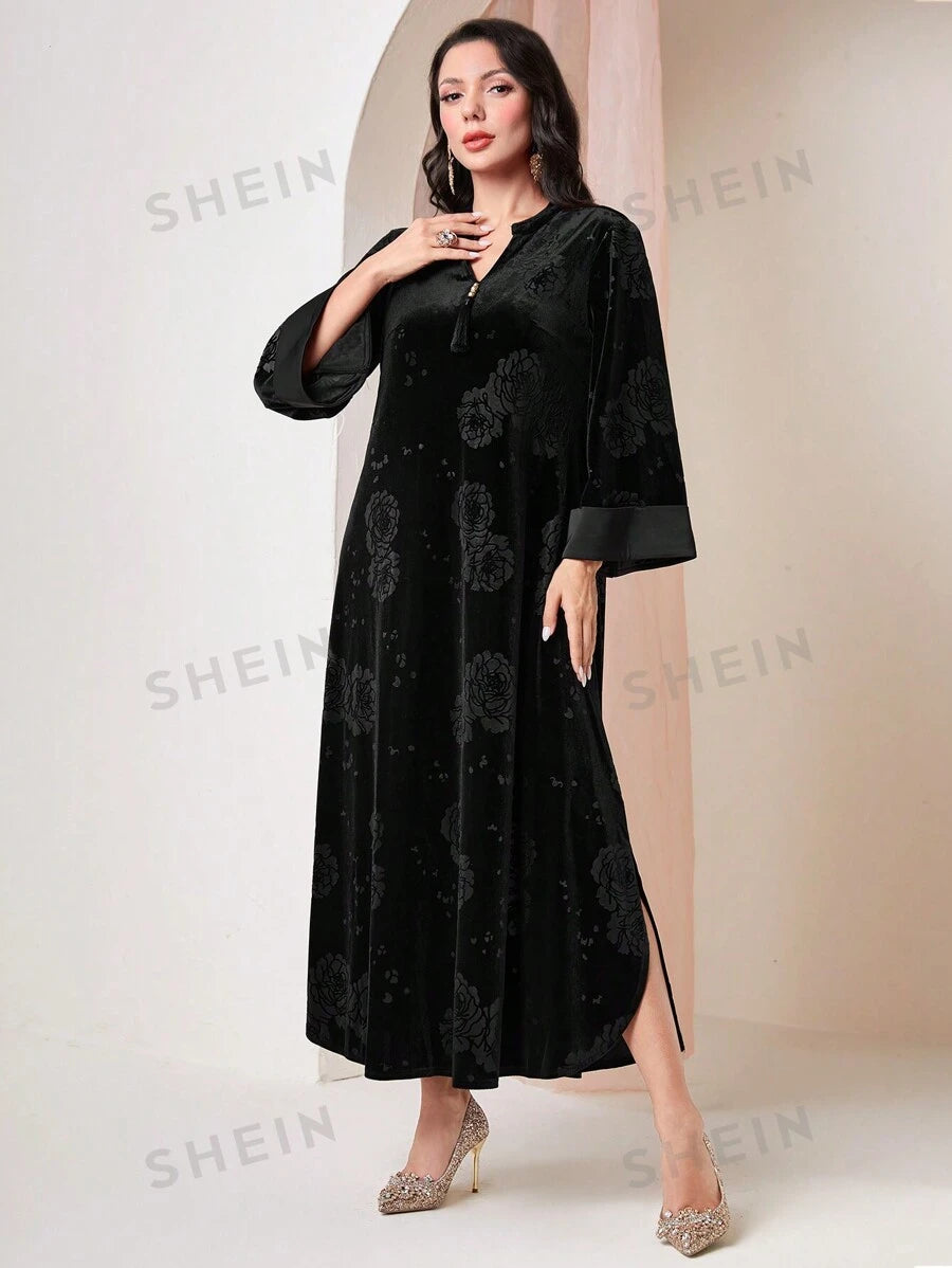 SHEIN Najma فستان جاكار مزين بالزهور مع خط عنق مدبب وتفاصيل شرابة