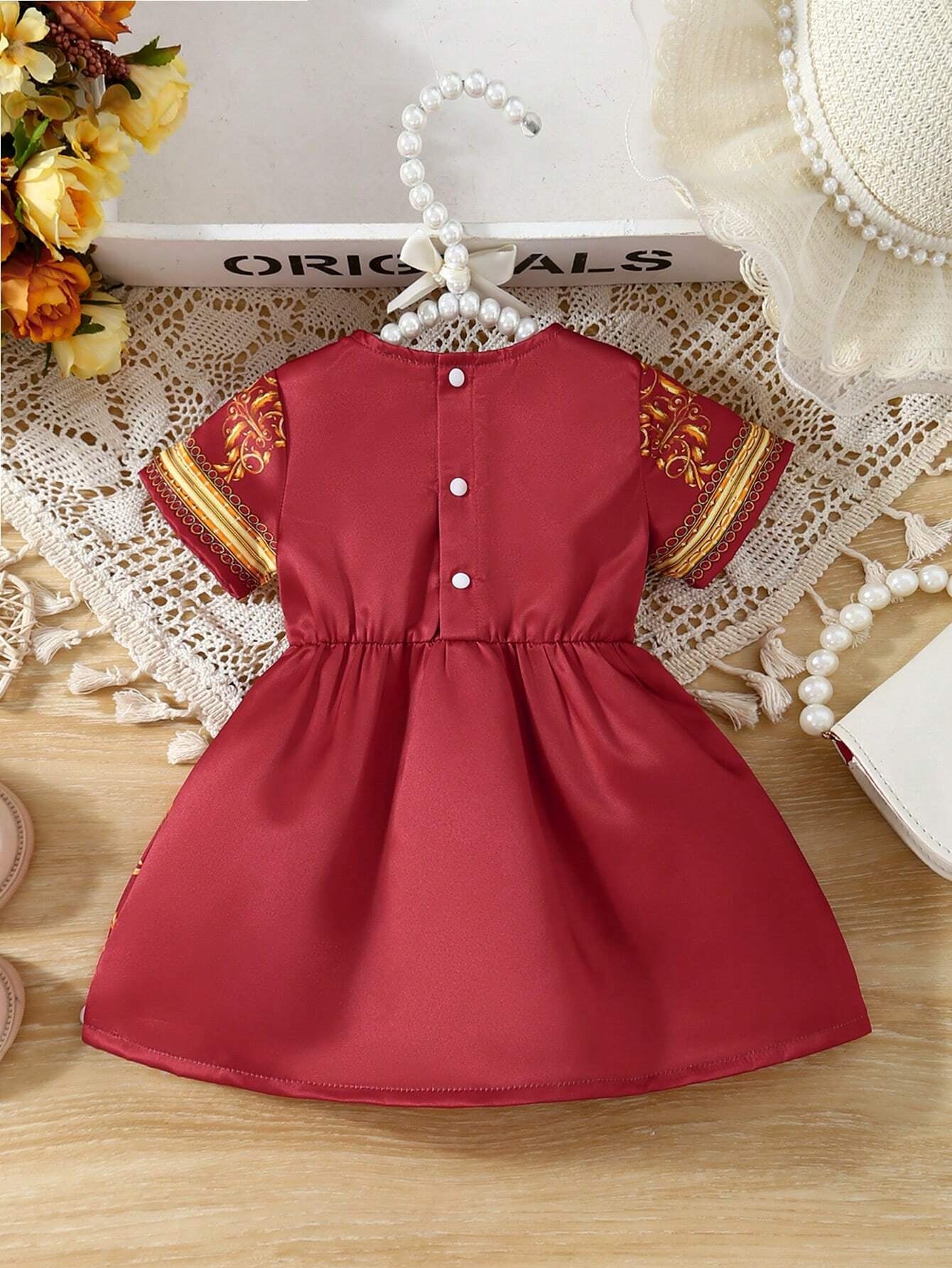 Comfortable, Cute and Fashionable Short-Sleeved Outdoor Palace Wedding Gown Design Printed Back Open Baby Girls' Dress