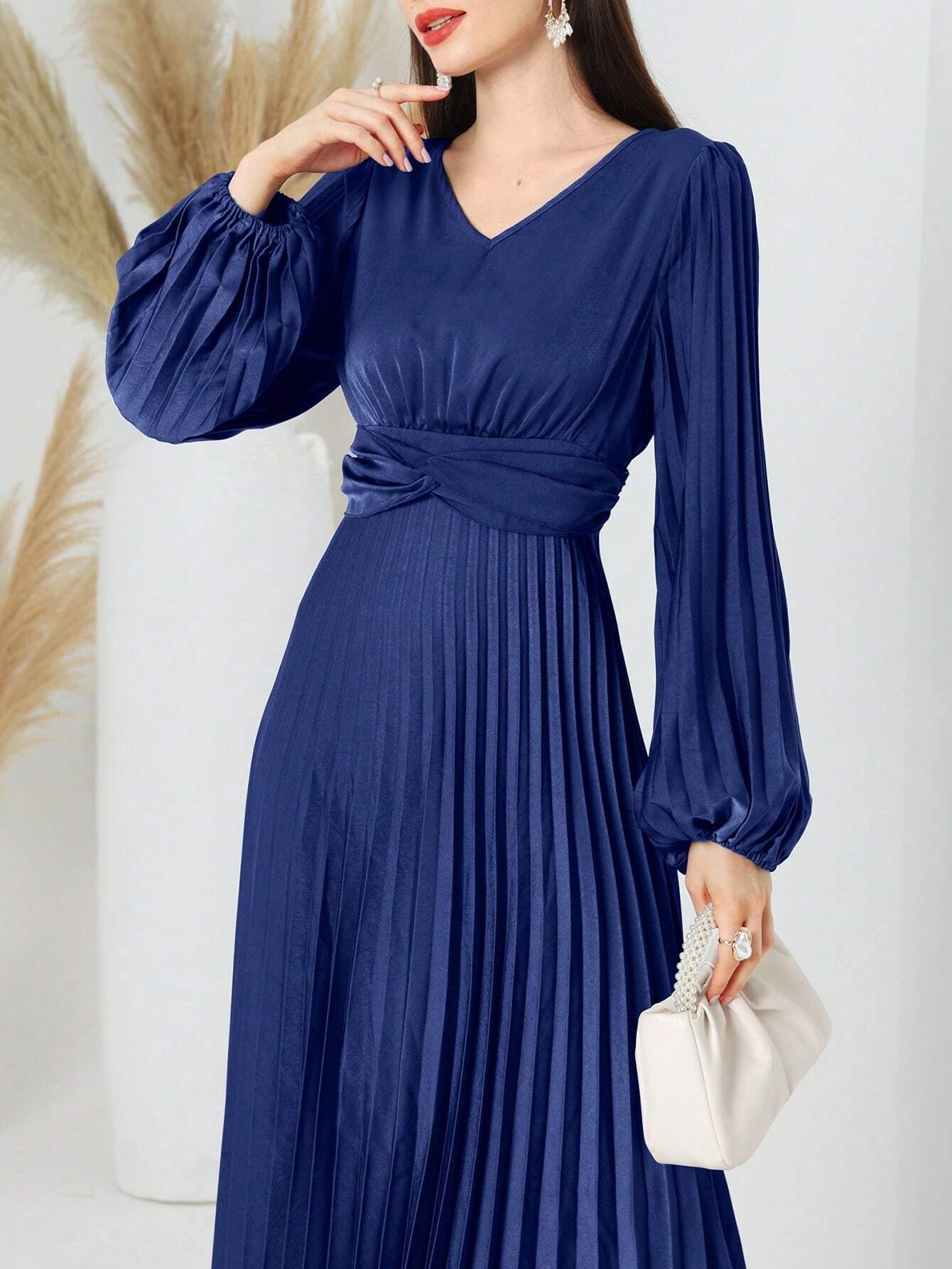Modely Women'S Bell Sleeve Pleated Dress