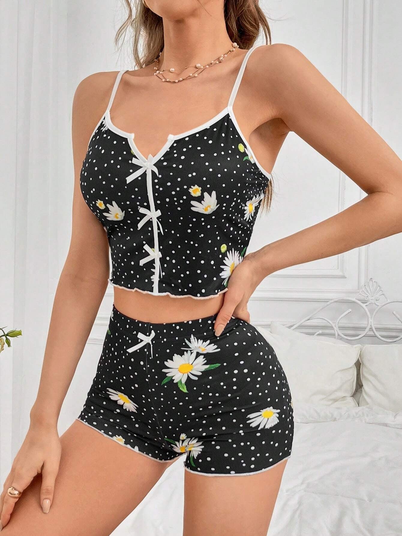 Ladies' Chamomile & Polka Dot Patterned Pajama Set