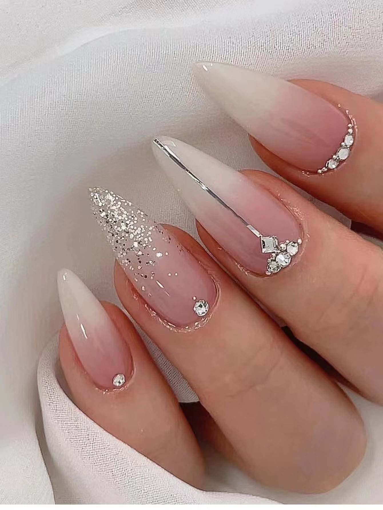 24Pcs/Set Ins Style Fresh Painted Almond Shape Full Coverage False Nails with a Set of Manicure Tools, Suitable for Women, Party, Dance and Daily Wear