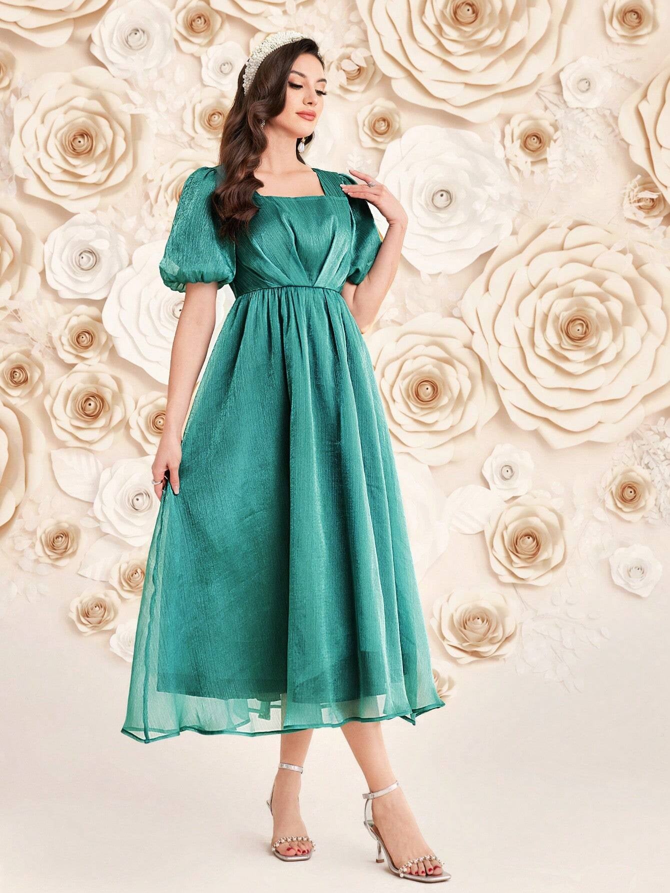 Modely Ladies' Solid Color Puff Sleeve Dress