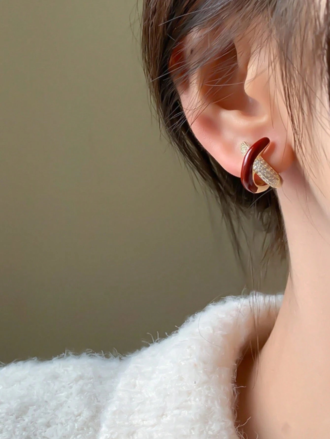 Korean Ins Style Red Cross 925 Sterling Silver Needle Stud Earrings with Unique Design, High-End Women'S Earrings 2023