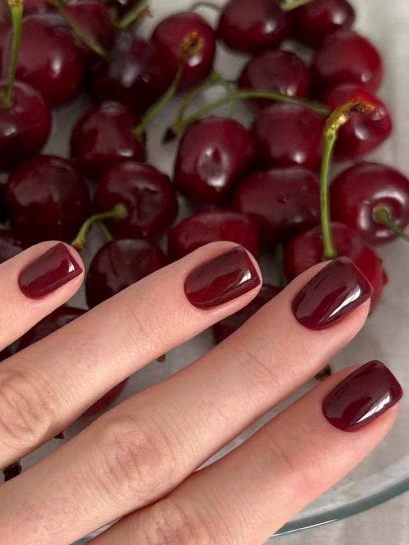 24Pcs Short Minimalist Solid Color False Nails Set for Nail Art Including Red Nails, 1Pc Jelly Glue and 1Pc Nail File