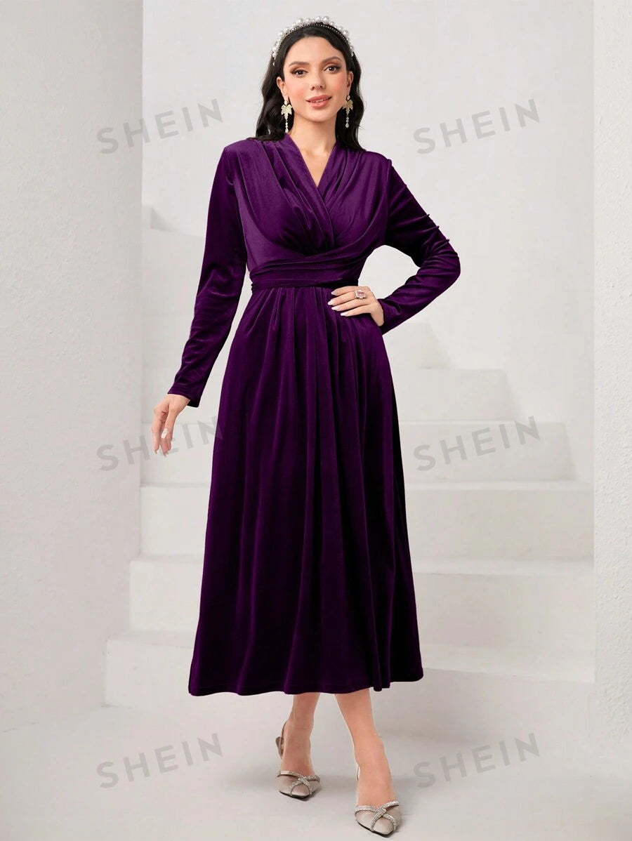 SHEIN Modely فستان ماكسي أنثوي للنساء بياقة على شكل حرف V أحادي اللون
