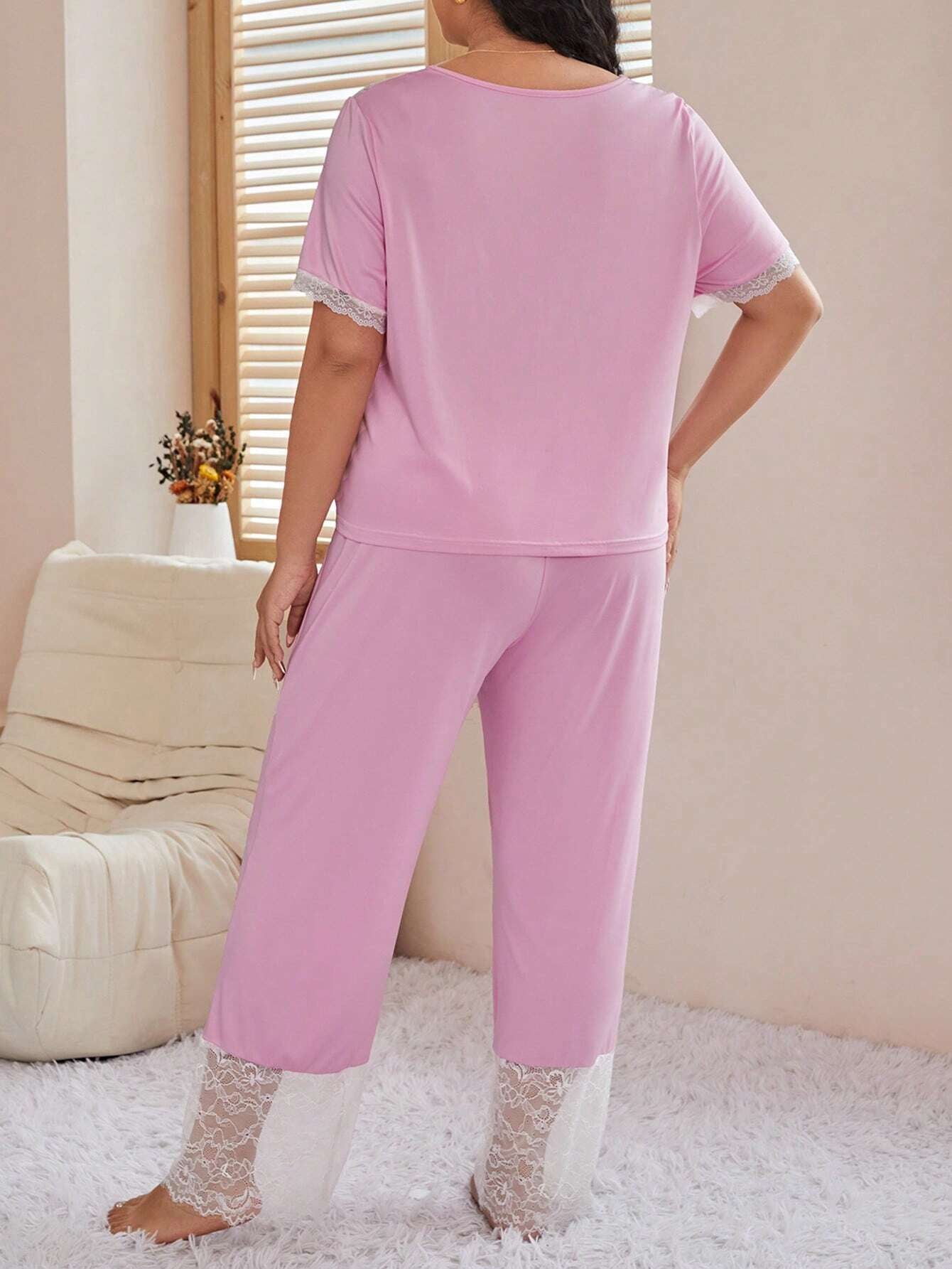 Plus Size Colorblock Lace Trim Short Sleeve Top and Pants Pajama Set