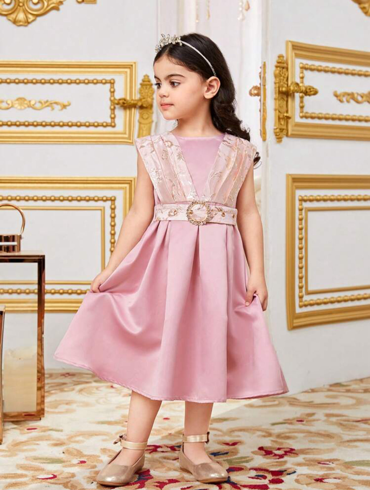 SHEIN Kids فستان بنات بالجاكار ساتان بقطع باتشورك مع حزام مشبك بالراين