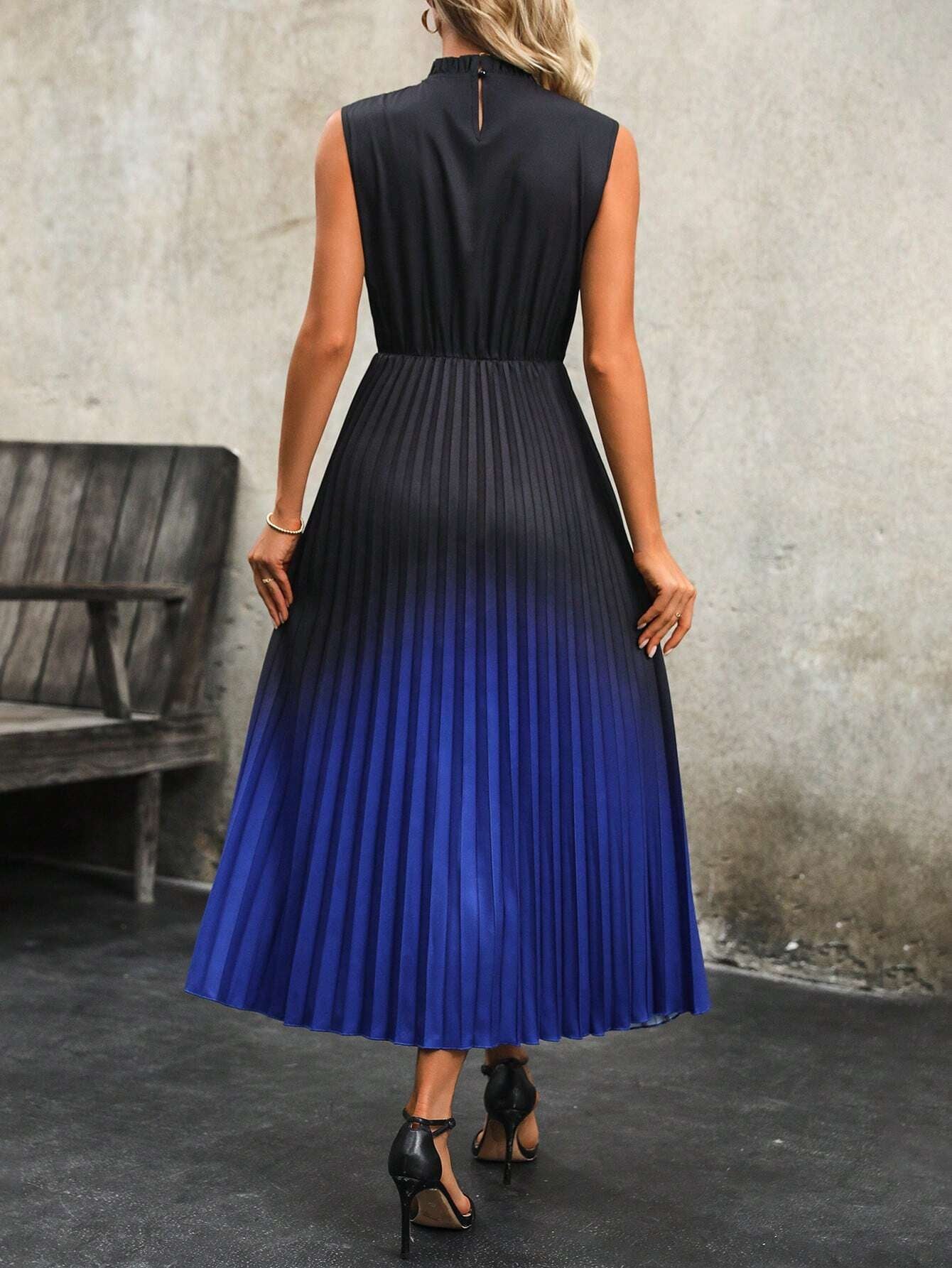 Clasi Gradient Pleated Halter Sleeveless Dress