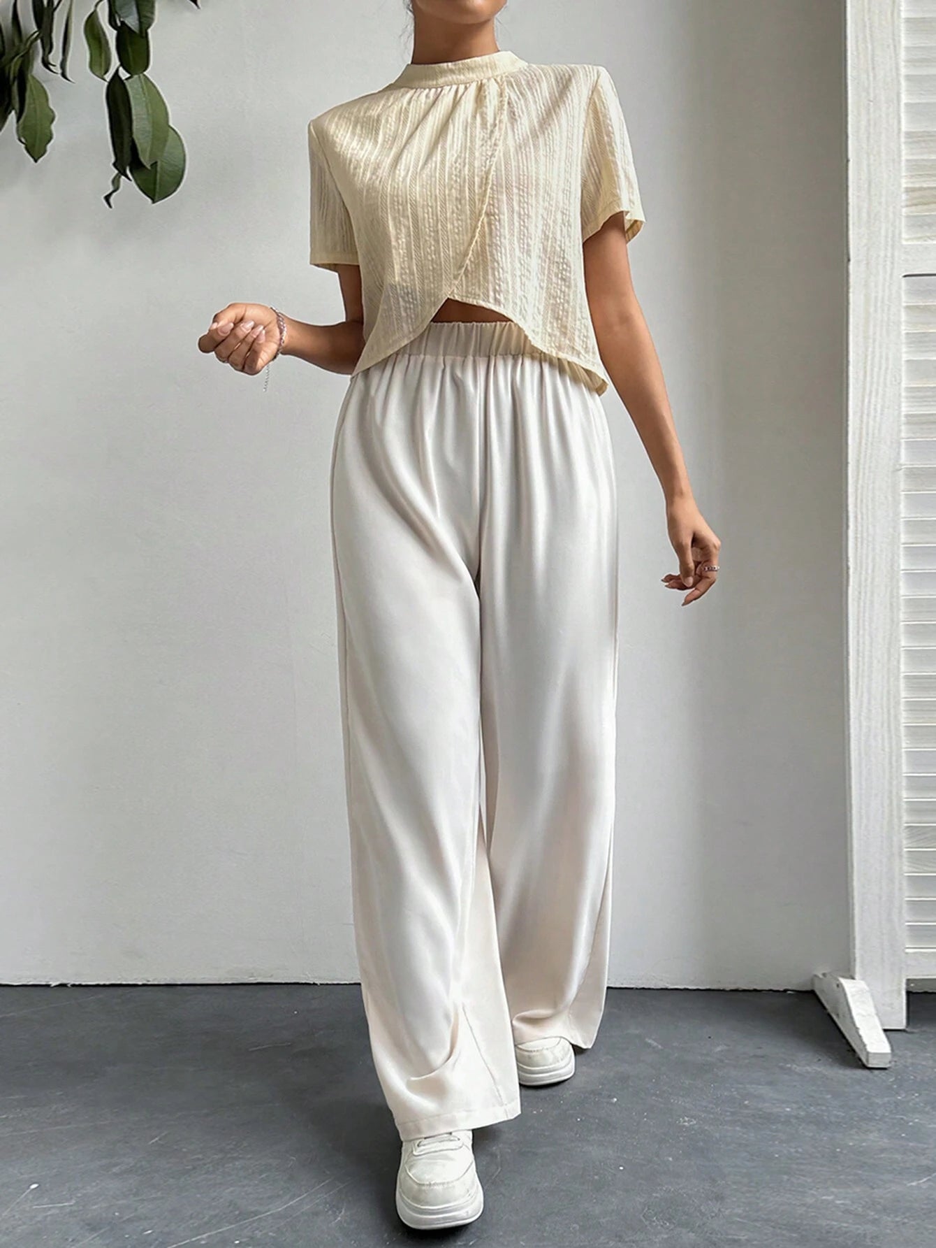 Essnce Women'S Stand Collar Irregular Hem Top and Pants Two-Piece Set